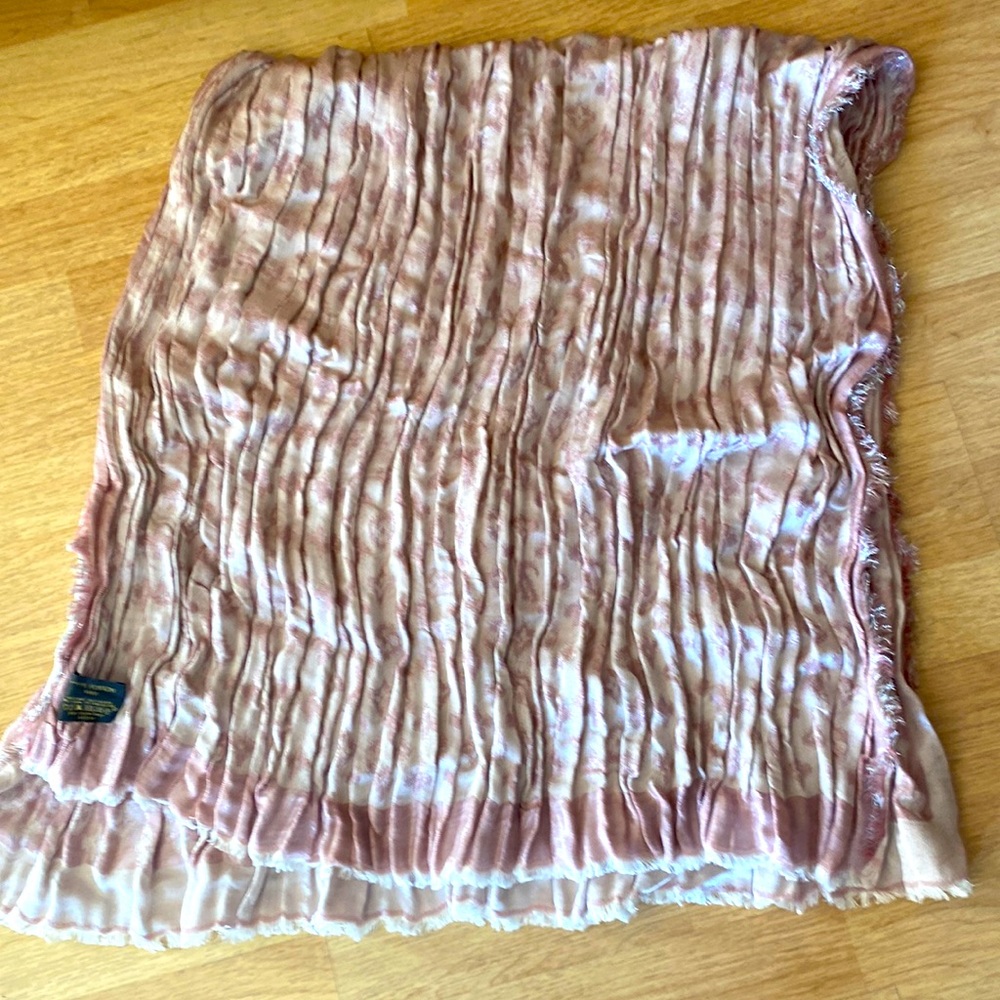 Louis. Vuitton Monogram Silk Shine Pink Scarf